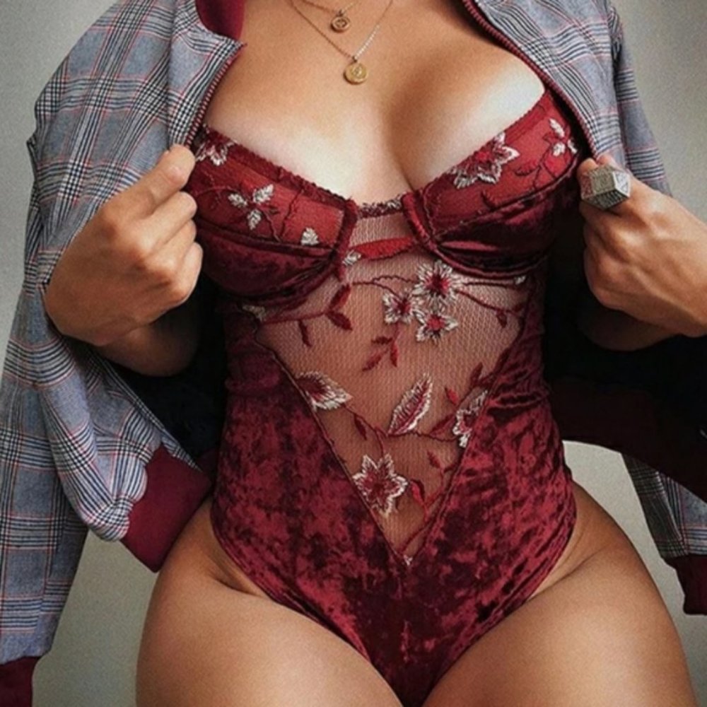 Floral burgundy velvet teddy set